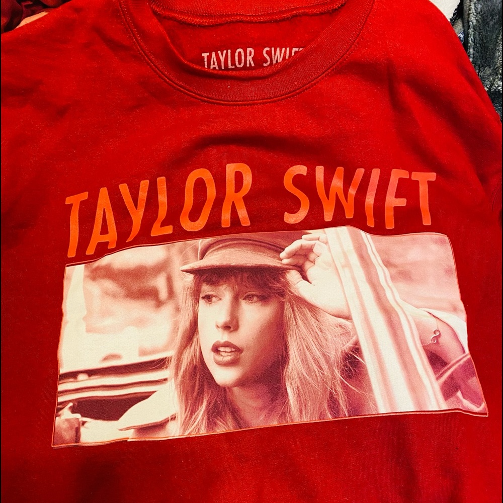 Taylor Swift “Come Back, Be Here” crewneck